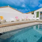 Villa De Luxe Avec Piscine Au Centre De La Couarde-sur-Mer