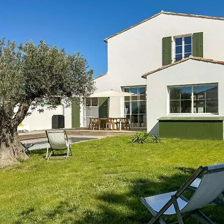 Vila De Luxe Avec Piscine Au Centre De