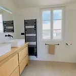 De Luxe Avec Piscine Au Centre De Villa *