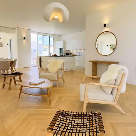 De Luxe Avec Piscine Au Centre De Villa La Couarde-sur-Mer