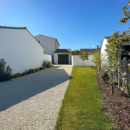 De Luxe Avec Piscine Au Centre De * La Couarde-sur-Mer
